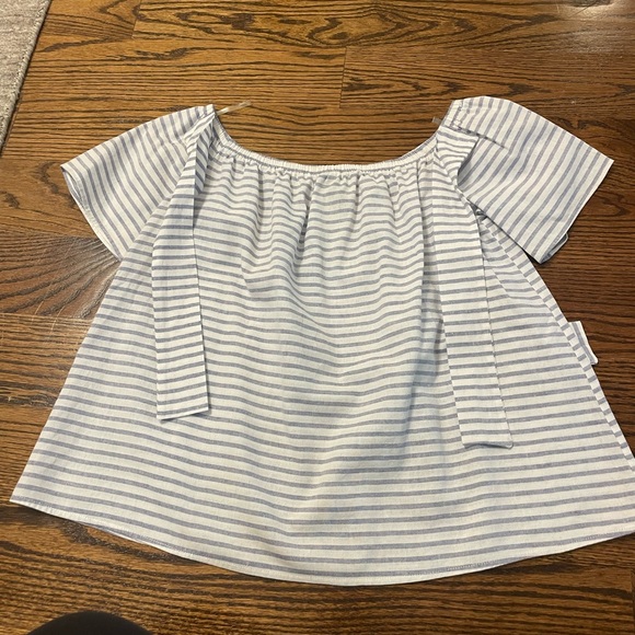 Aqua blue and white top - Picture 1 of 2